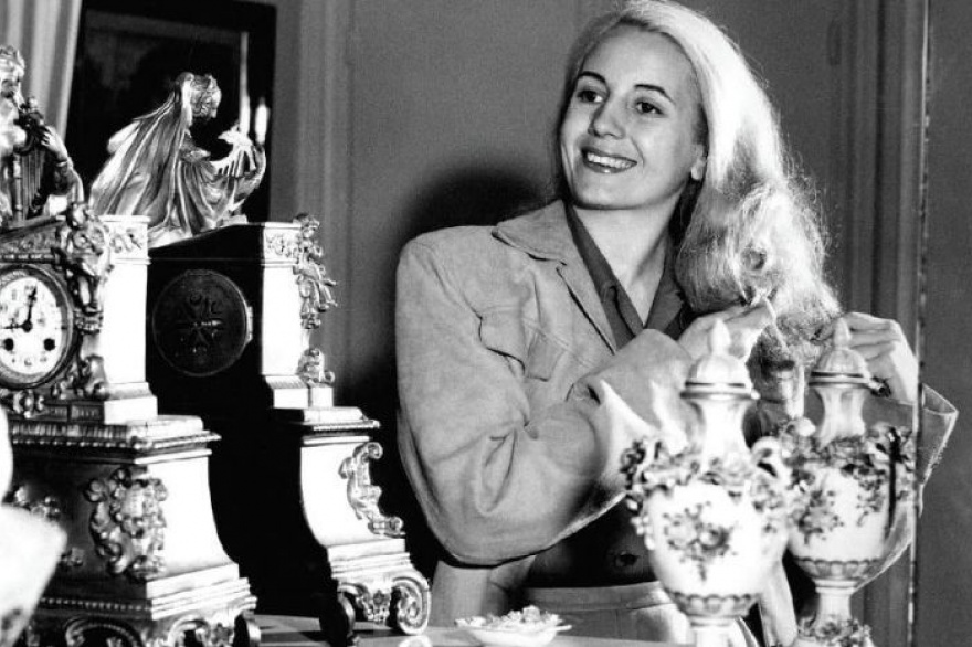 CHE CU FUSTĂ : EVITA