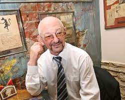 UN OFTALMOLOG PUȚIN MAI ALTFEL : ERNST R. MULDASHEV